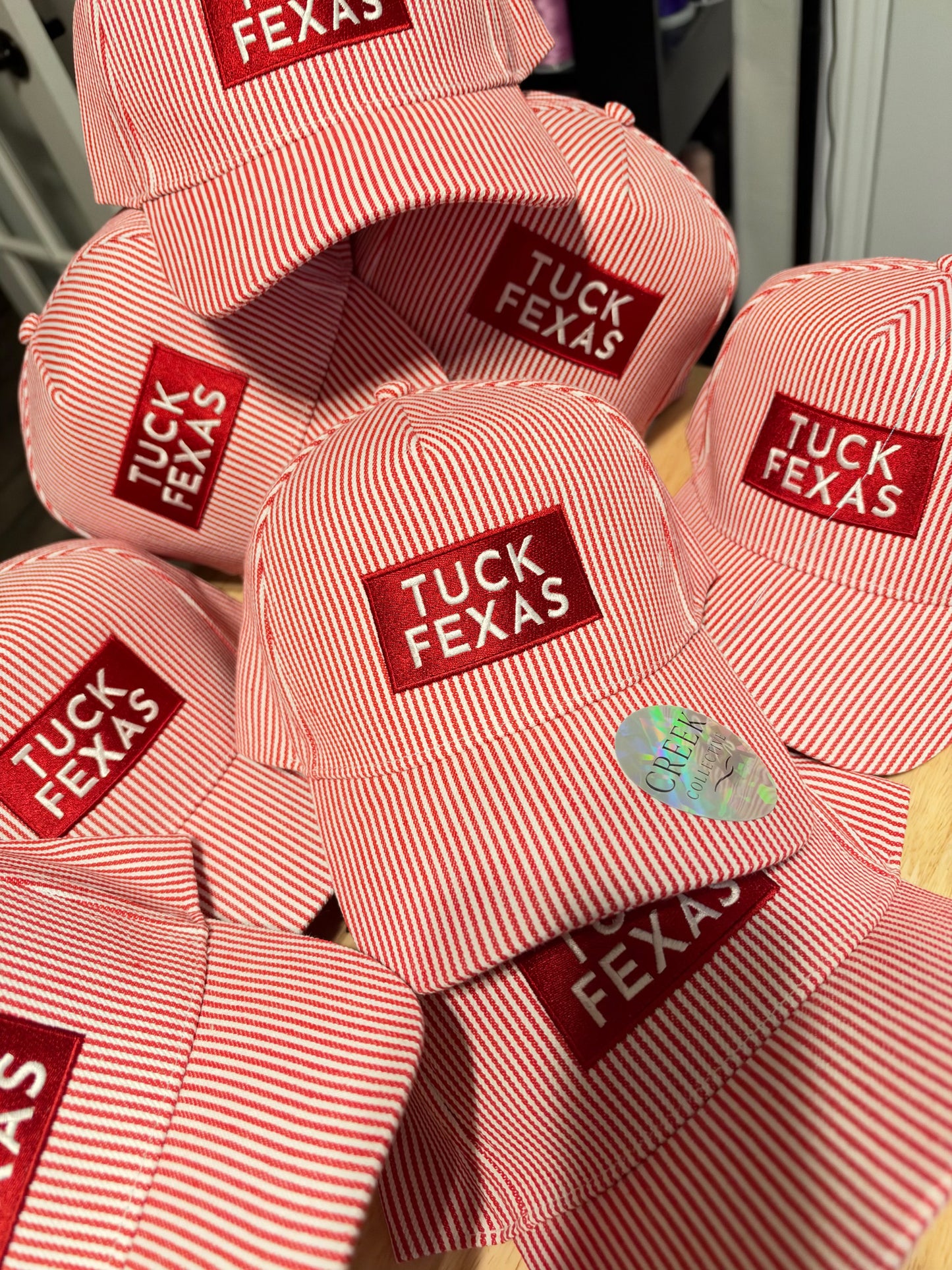 RED SEERSUCKER - TUCK FEXAS